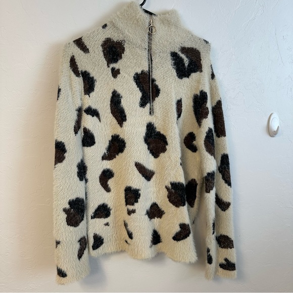 Jackets & Blazers - Leopard Print Fuzzy Sweater